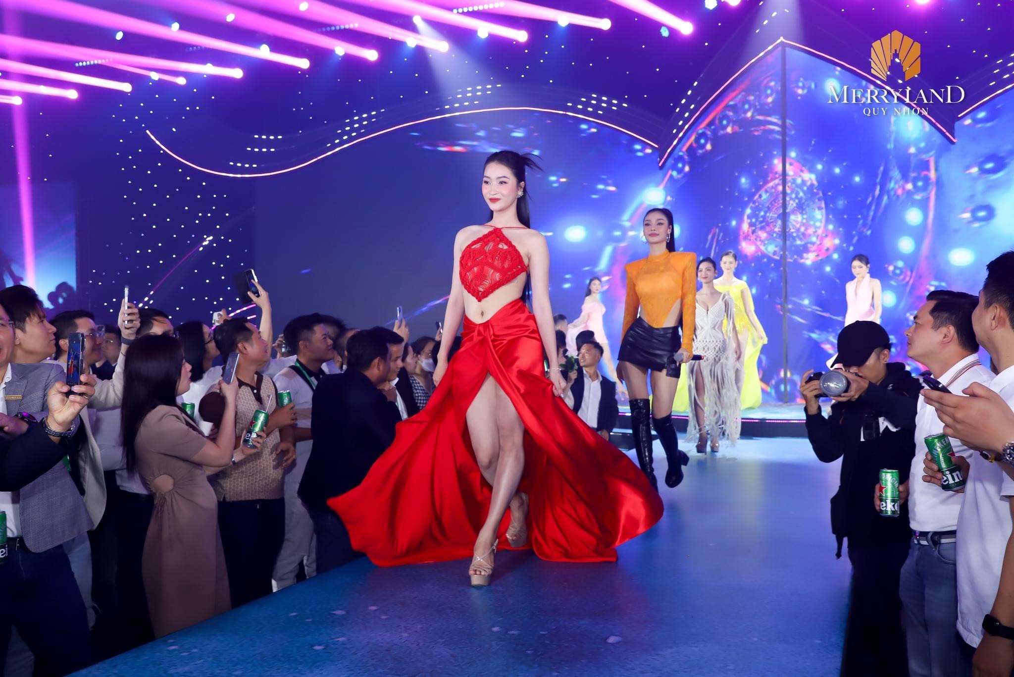 Người đẹp miss world Việt Nam tại sự kiện giới thiệu MerryHome - Marina District